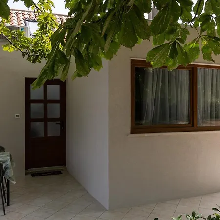 Thon Apartment *